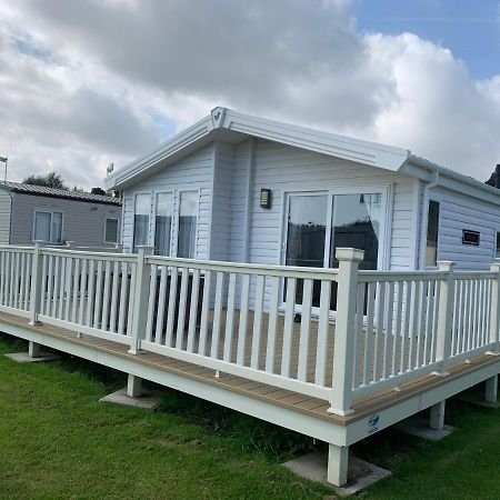 8 Birth Lodge On Cayton Bay Holiday Park Scarborough Exterior foto